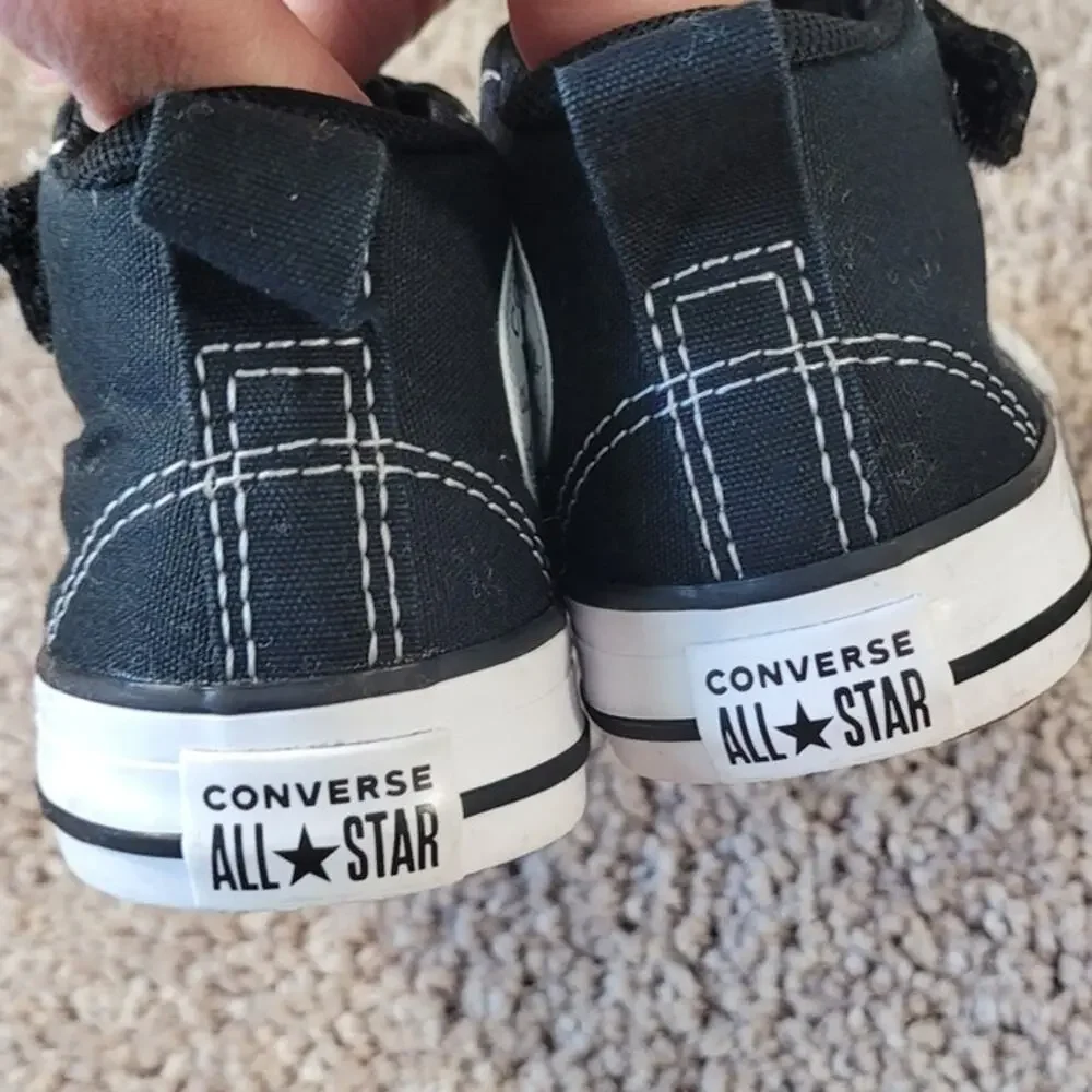 Converse Chuck Taylor 2V Toddler High Tops 6 Black Velcro Unisex Back To School